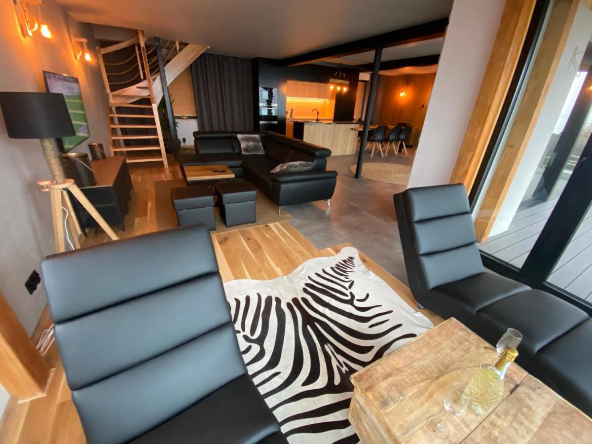 Rewa Cztery Pory Roku Villa ภายนอก รูปภาพ